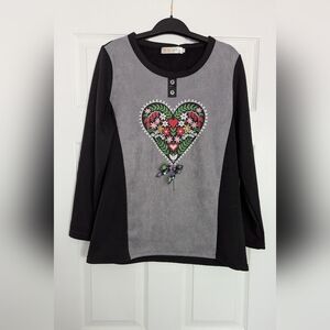 Ling Lang - Heart Patterned Black and Grey Long-Sleeve Sweater/Sweatshirt